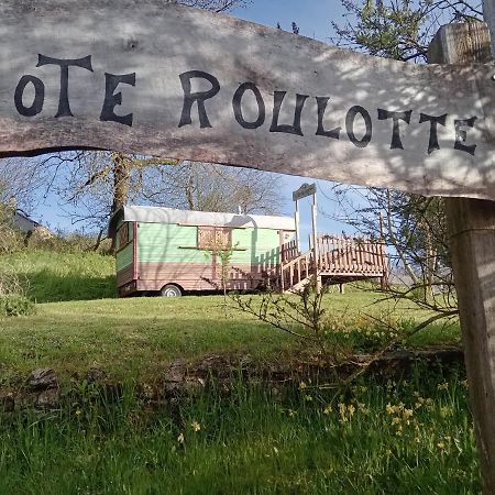 ホテル La Tiote Roulotte Marquigny エクステリア 写真